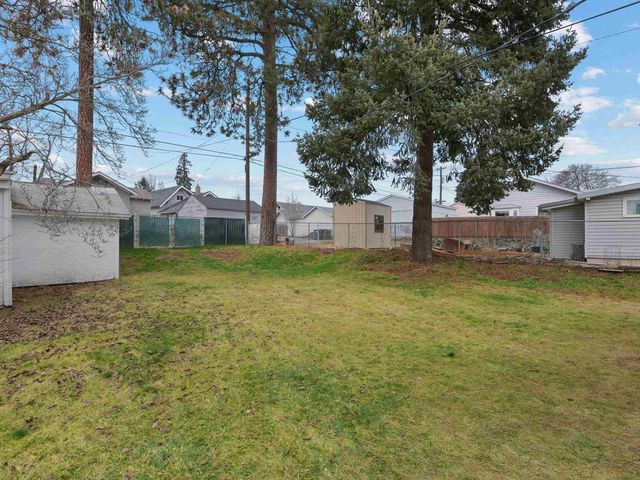 4723 N Lincoln St, Spokane, WA 99205