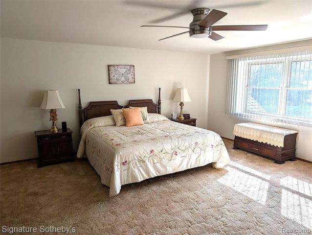 5303 Woodrun Drive, West Bloomfield, MI 48323