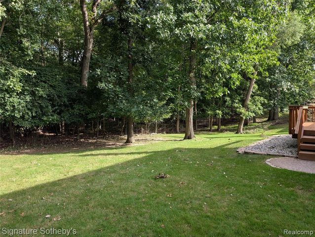 5303 Woodrun Drive, West Bloomfield, MI 48323