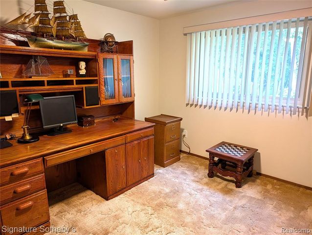 5303 Woodrun Drive, West Bloomfield, MI 48323