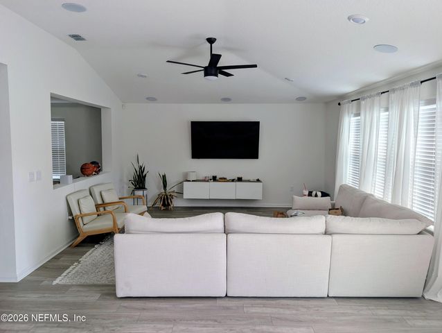 10404 COLLINS FIELD Circle, Jacksonville, FL 32222