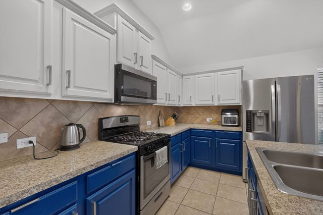 905 Lake Grove Drive, Little Elm, TX 75068
