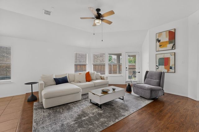905 Lake Grove Drive, Little Elm, TX 75068