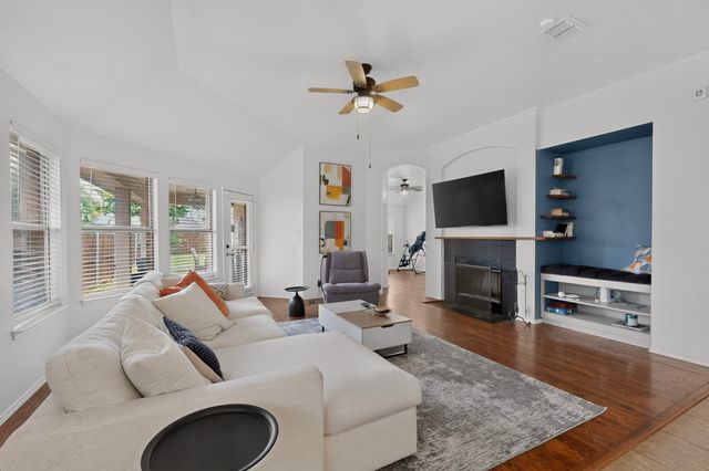 905 Lake Grove Drive, Little Elm, TX 75068