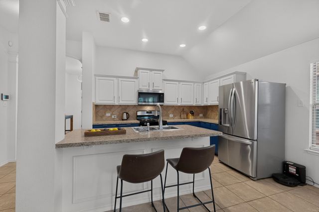 905 Lake Grove Drive, Little Elm, TX 75068