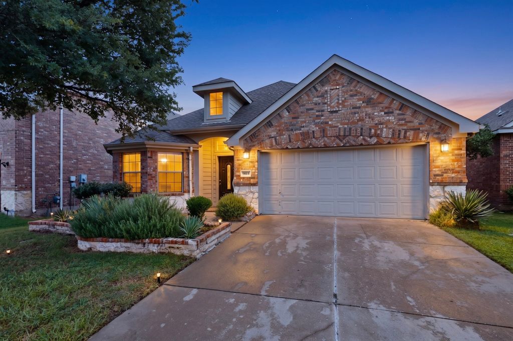 905 Lake Grove Drive, Little Elm, TX 75068
