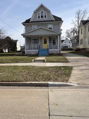 501 W BENT AVENUE, Oshkosh, WI 54901