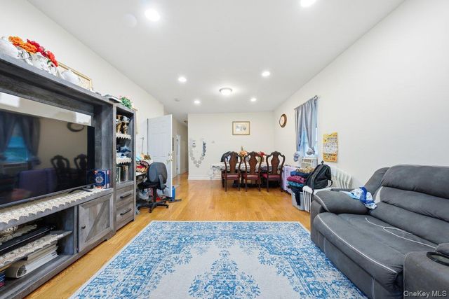 4412 Bronx Boulevard, Bronx, NY 10470