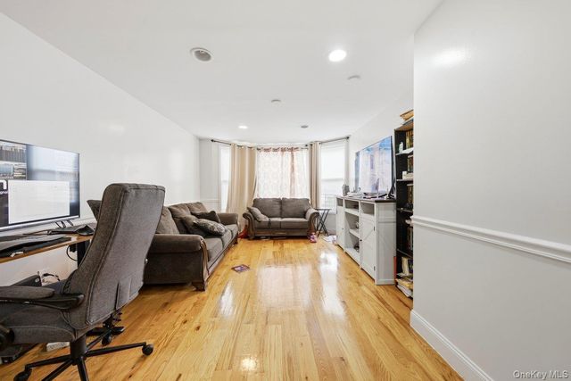 4412 Bronx Boulevard, Bronx, NY 10470