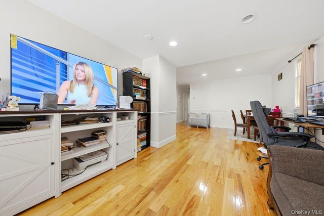 4412 Bronx Boulevard, Bronx, NY 10470