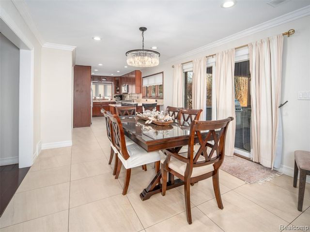 23750 E River Road, Grosse Ile, MI 48138