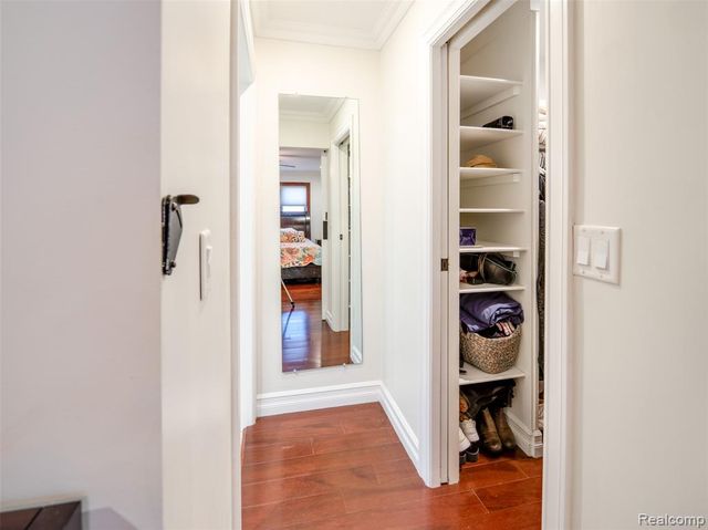 23750 E River Road, Grosse Ile, MI 48138