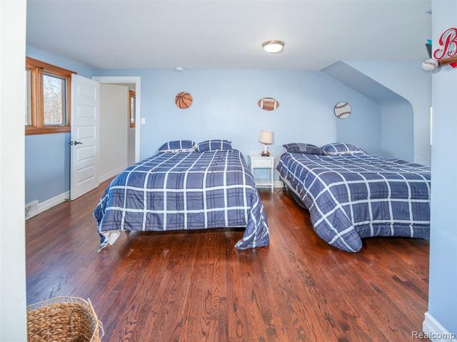 23750 E River Road, Grosse Ile, MI 48138