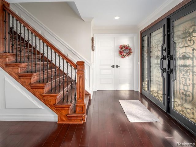 23750 E River Road, Grosse Ile, MI 48138