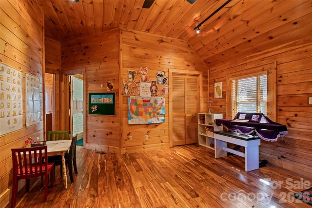 26 Gaddis Branch Road, Maggie Valley, NC 28751