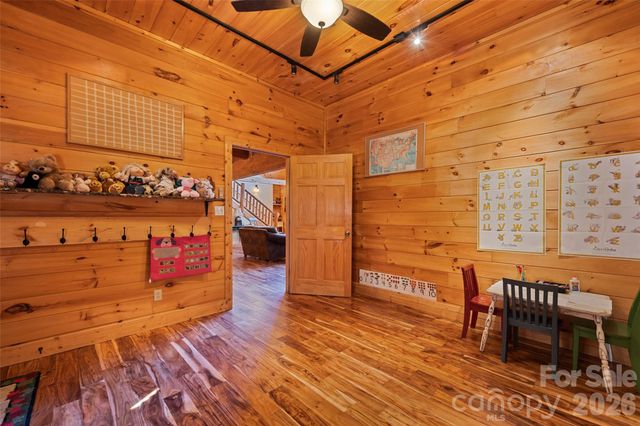 26 Gaddis Branch Road, Maggie Valley, NC 28751