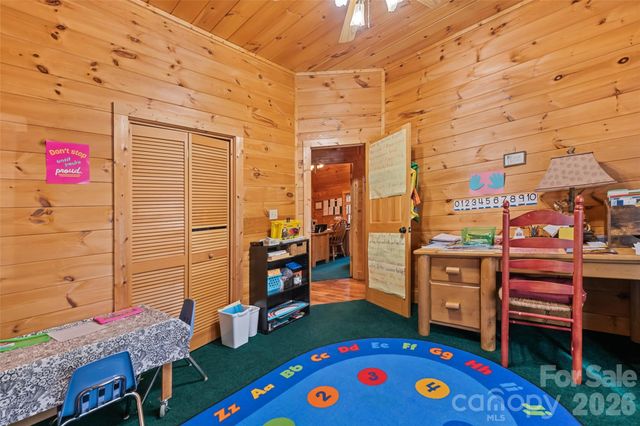 26 Gaddis Branch Road, Maggie Valley, NC 28751