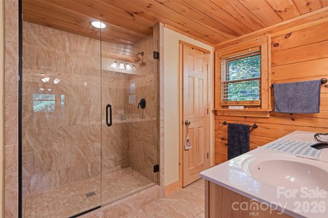 26 Gaddis Branch Road, Maggie Valley, NC 28751