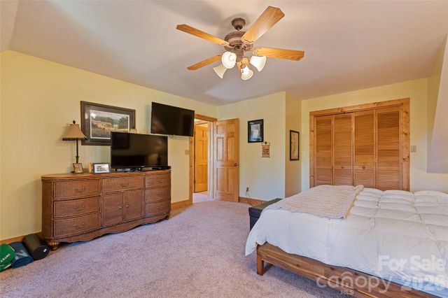 26 Gaddis Branch Road, Maggie Valley, NC 28751