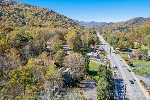 26 Gaddis Branch Road, Maggie Valley, NC 28751