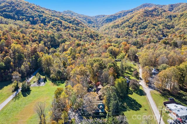 26 Gaddis Branch Road, Maggie Valley, NC 28751