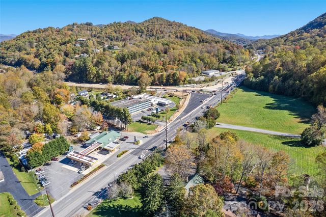 26 Gaddis Branch Road, Maggie Valley, NC 28751
