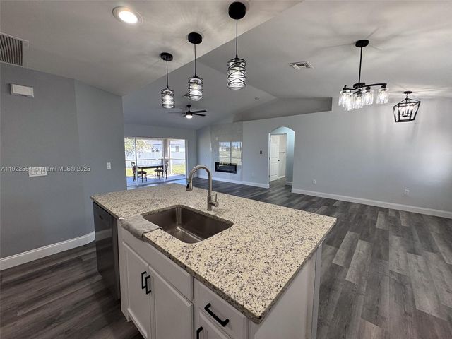 1021 NW 10th Ave 0, Cape Coral, FL 33993