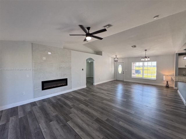 1021 NW 10th Ave 0, Cape Coral, FL 33993