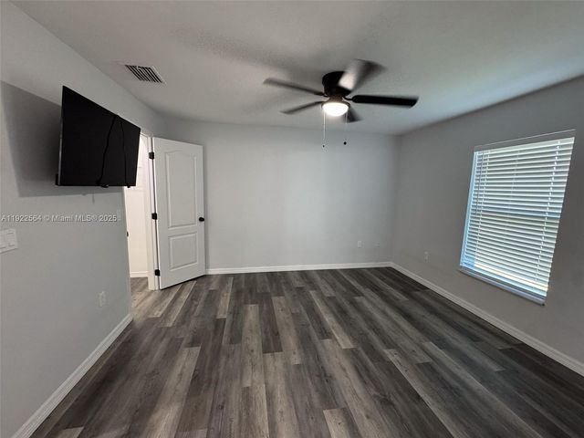 1021 NW 10th Ave 0, Cape Coral, FL 33993