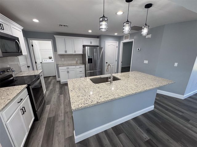 1021 NW 10th Ave 0, Cape Coral, FL 33993