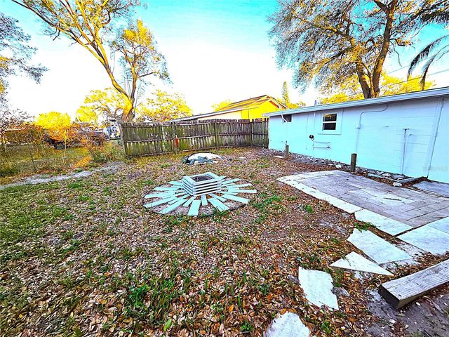 360 5TH AVENUE NW, Largo, FL 33770