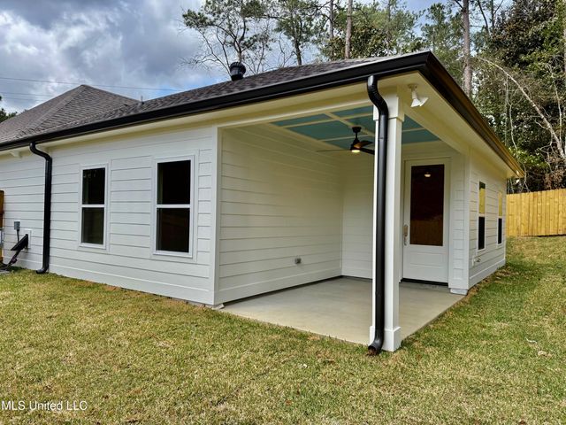 94176 Bayou Drive, Diamondhead, MS 39525