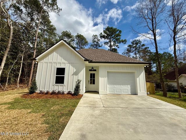 94176 Bayou Drive, Diamondhead, MS 39525