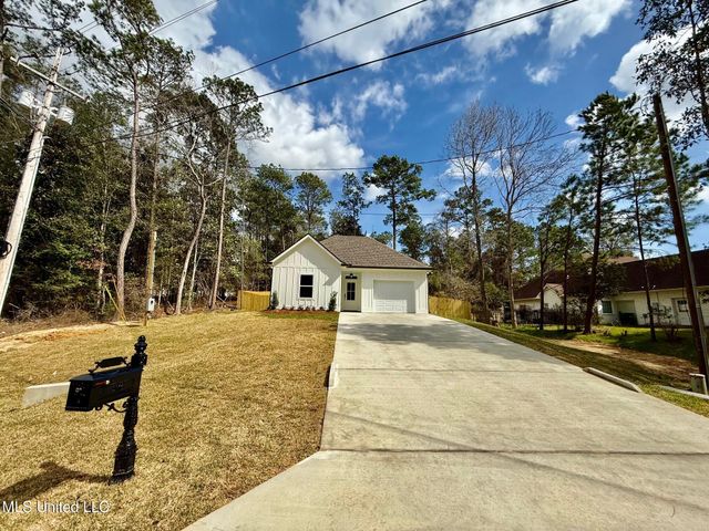 94176 Bayou Drive, Diamondhead, MS 39525