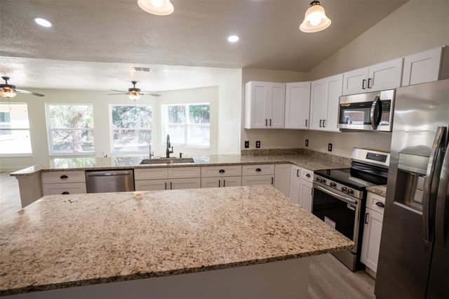 12989 NW HIGHWAY 225, Reddick, FL 32686