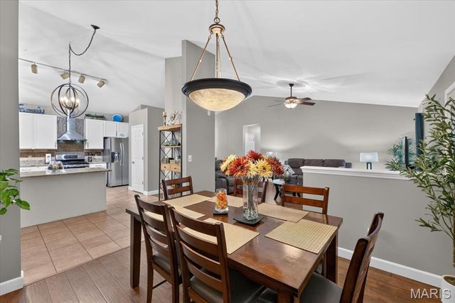 1513 Hawkins Corners Drive, Fenton, MO 63026