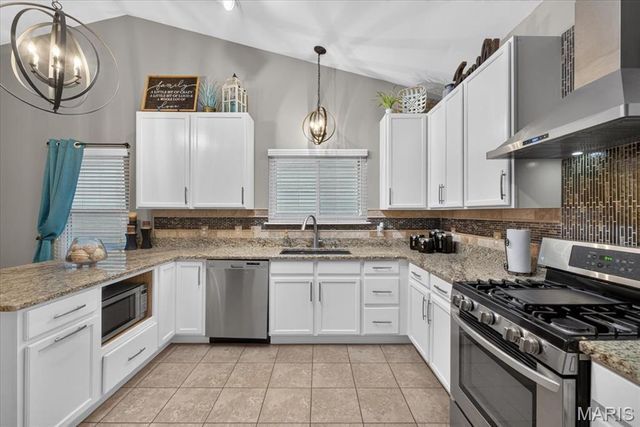 1513 Hawkins Corners Drive, Fenton, MO 63026