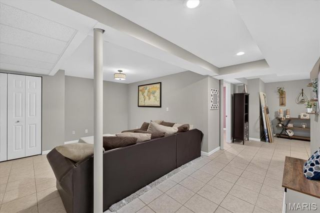 1513 Hawkins Corners Drive, Fenton, MO 63026