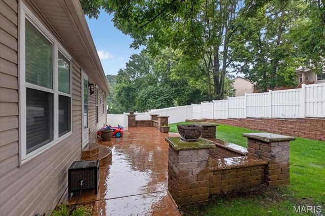 1513 Hawkins Corners Drive, Fenton, MO 63026