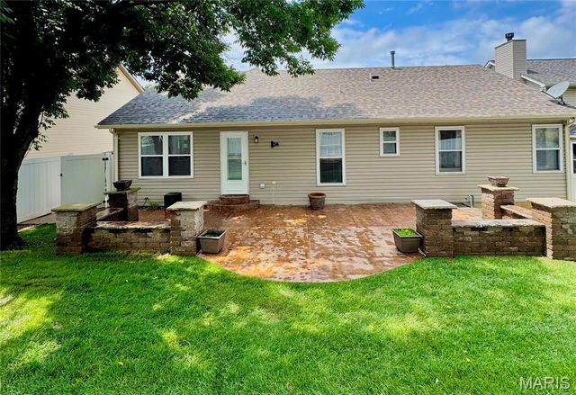 1513 Hawkins Corners Drive, Fenton, MO 63026