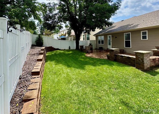 1513 Hawkins Corners Drive, Fenton, MO 63026