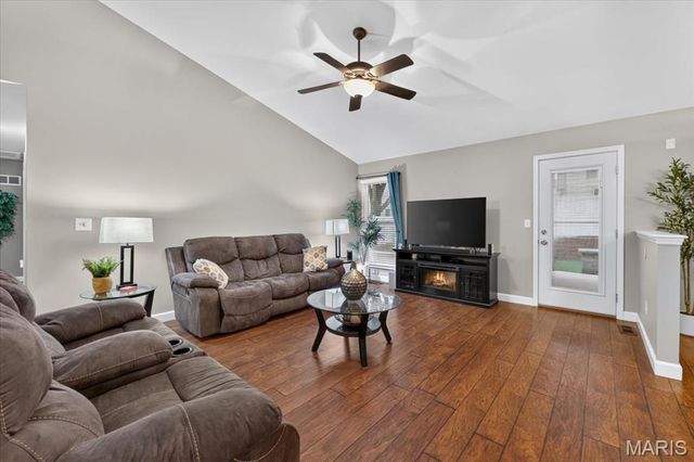1513 Hawkins Corners Drive, Fenton, MO 63026