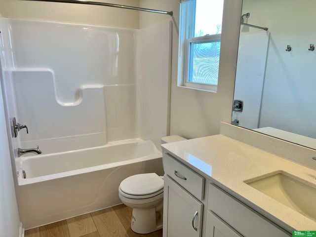 9069 N 175th Street, Bennington, NE 68007