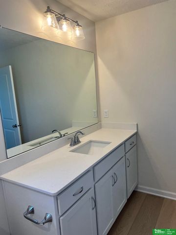 9069 N 175th Street, Bennington, NE 68007