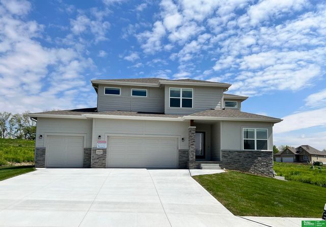 9069 N 175th Street, Bennington, NE 68007