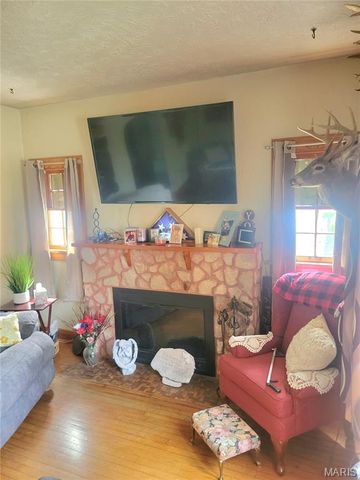 323 W Ross Street, Palmyra, MO 63461