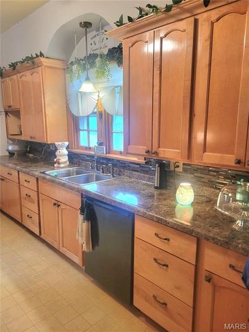 323 W Ross Street, Palmyra, MO 63461