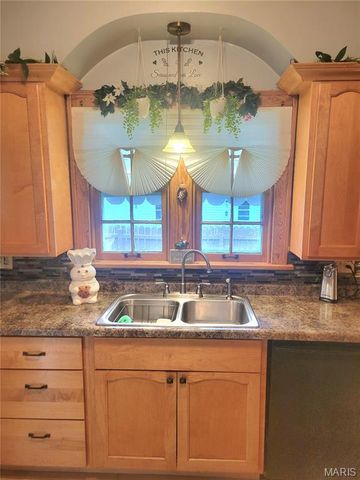 323 W Ross Street, Palmyra, MO 63461