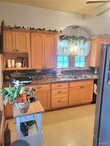 323 W Ross Street, Palmyra, MO 63461