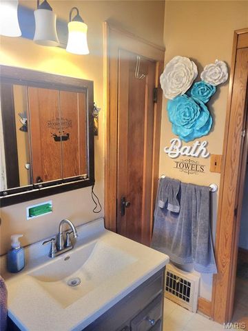 323 W Ross Street, Palmyra, MO 63461